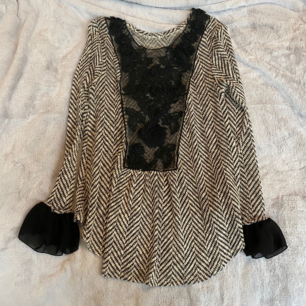 Black & white lace back sweater